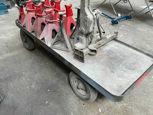 Materiaalwagen - afbeelding 3 van  5