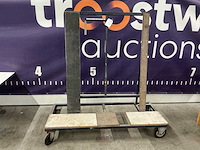 Materiaalwagen - afbeelding 1 van  4