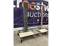 Materiaalwagen - afbeelding 2 van  4