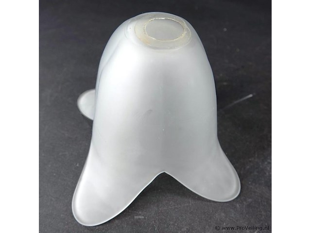 Matglazen bloem als schaal - afbeelding 5 van  5