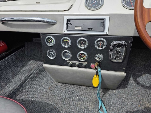 Mator - speedboot 130 pk inboard met trailer - afbeelding 6 van  39