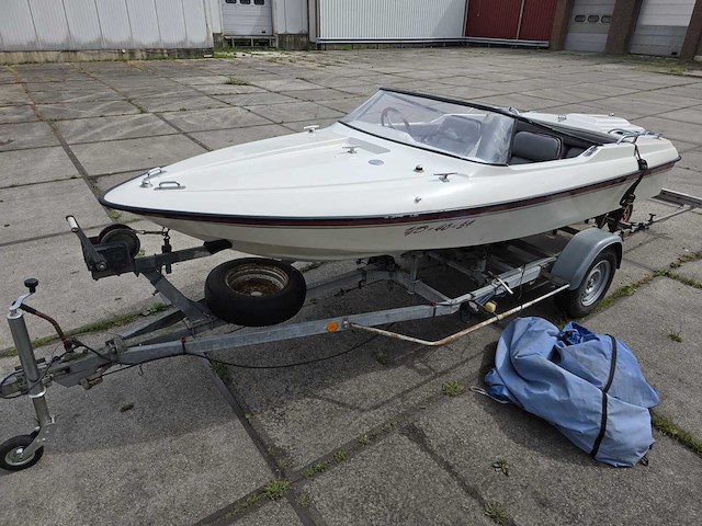 Mator - speedboot 130 pk inboard met trailer - afbeelding 1 van  39