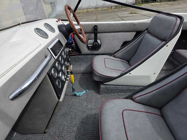 Mator - speedboot 130 pk inboard met trailer - afbeelding 17 van  39