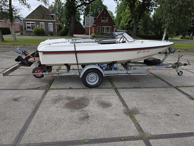 Mator - speedboot 130 pk inboard met trailer - afbeelding 23 van  39