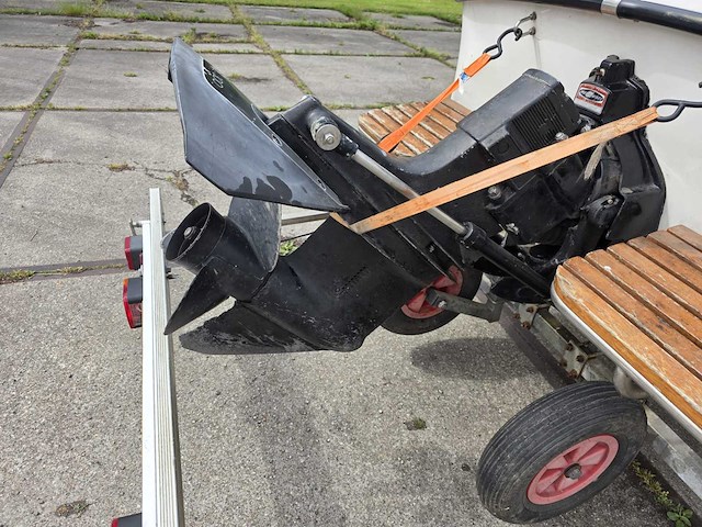 Mator - speedboot 130 pk inboard met trailer - afbeelding 26 van  39