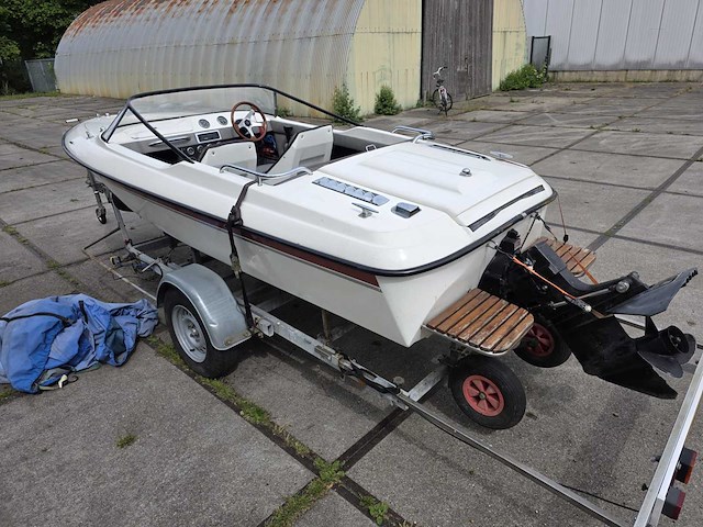 Mator - speedboot 130 pk inboard met trailer - afbeelding 20 van  39