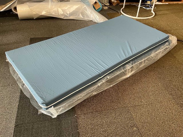 Matras (100x) - afbeelding 1 van  8