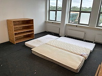 Matras en zelfbouwkasten - afbeelding 1 van  4