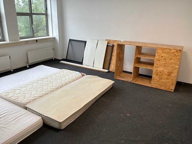 Matras en zelfbouwkasten - afbeelding 2 van  4