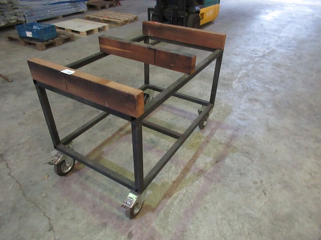 Matriaalwagen overtoom - afbeelding 1 van  4