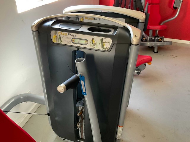 Matrix chest press - afbeelding 2 van  3