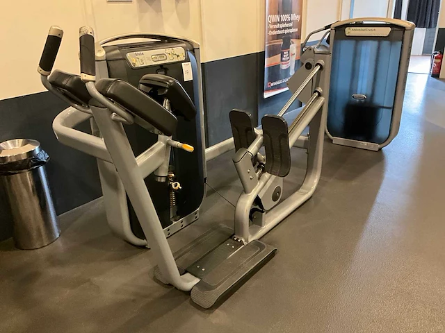 Matrix glute machine - afbeelding 1 van  8