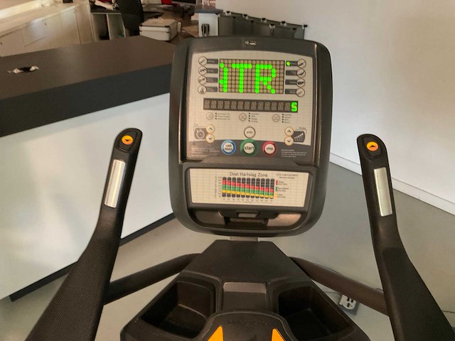Matrix hure-3x-01-c spinningbike - afbeelding 1 van  4