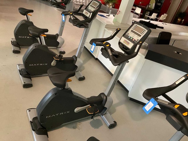 Matrix hure-3x-01-c spinningbike - afbeelding 1 van  3
