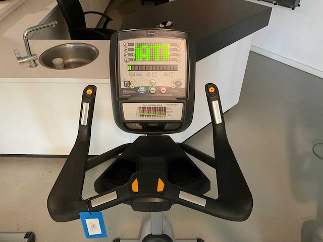 Matrix hure-3x-01-c spinningbike - afbeelding 3 van  3