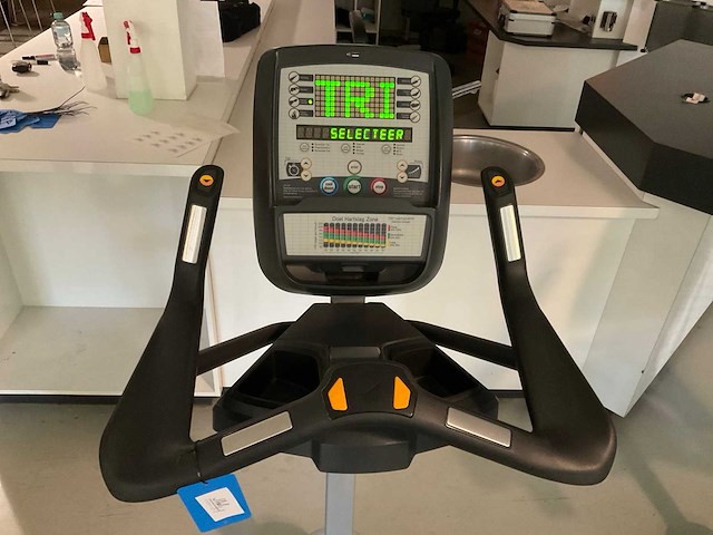 Matrix hure-3x-01-c spinningbike - afbeelding 3 van  4