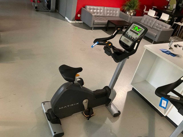 Matrix hure-3x-01-c spinningbike - afbeelding 1 van  4