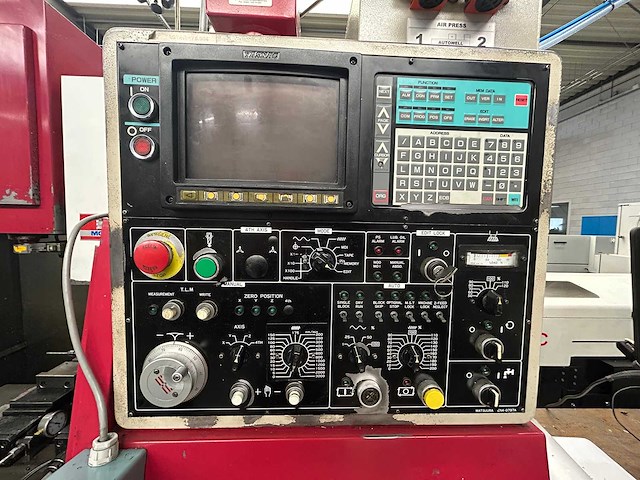Matsuura - 1990 - mc-510v - verticale machinecentra met 20 gereedschapopnames - afbeelding 3 van  19