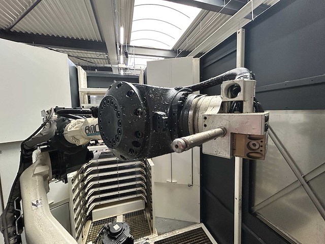 Matsuura _ yaskawa - 2004-2016 - mam72-25v _ dx 200 - verticale machinecentra - afbeelding 36 van  56
