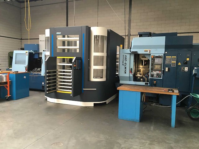 Matsuura _ yaskawa - 2004-2016 - mam72-25v _ dx 200 - verticale machinecentra - afbeelding 1 van  45