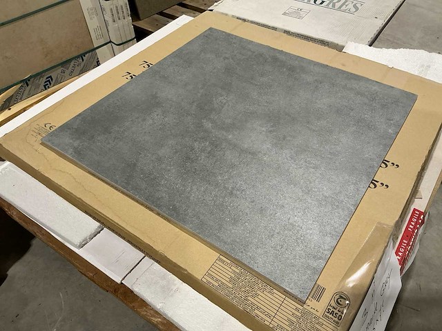Matt grey 600x600 vloertegel 42m² - afbeelding 2 van  9