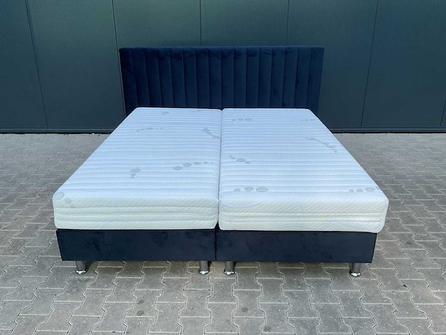 Matt sleep velvet blauw 200x180 - bed - afbeelding 10 van  17