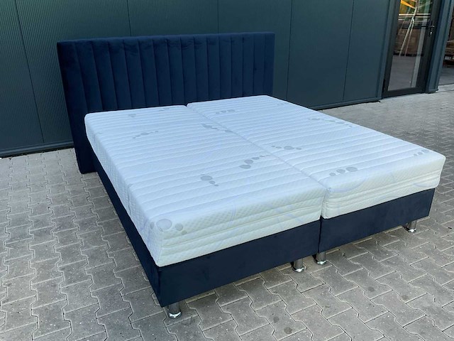 Matt sleep velvet blauw 200x180 - bed - afbeelding 11 van  17