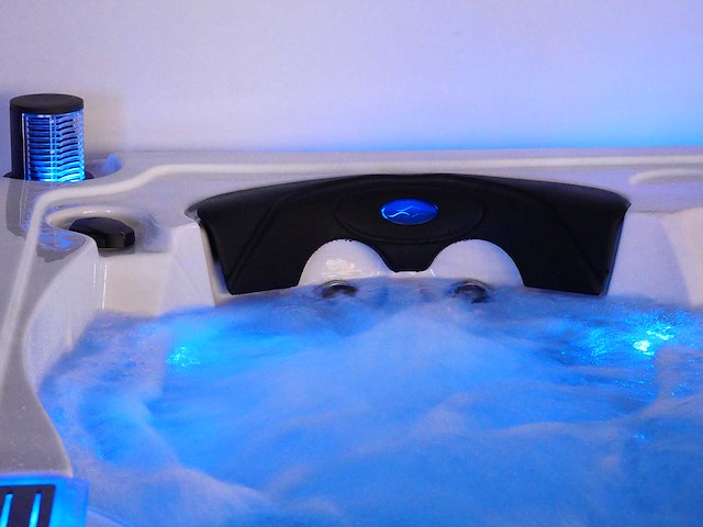 Mawialux 11-persoons zwemspa met balboa en wifi (bomvol opties) - keuze uit 2 kuip kleuren - afbeelding 26 van  147
