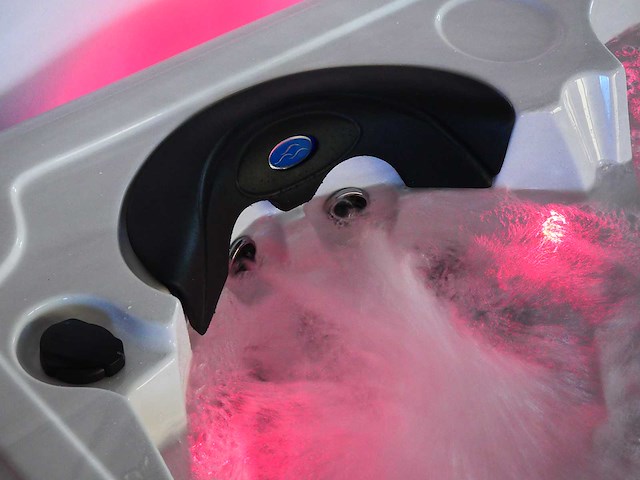 Mawialux 11-persoons zwemspa met balboa en wifi (bomvol opties) - keuze uit 2 kuip kleuren - afbeelding 32 van  147