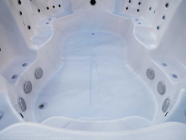 Mawialux 11-persoons zwemspa met balboa en wifi (bomvol opties) - keuze uit 2 kuip kleuren - afbeelding 72 van  147