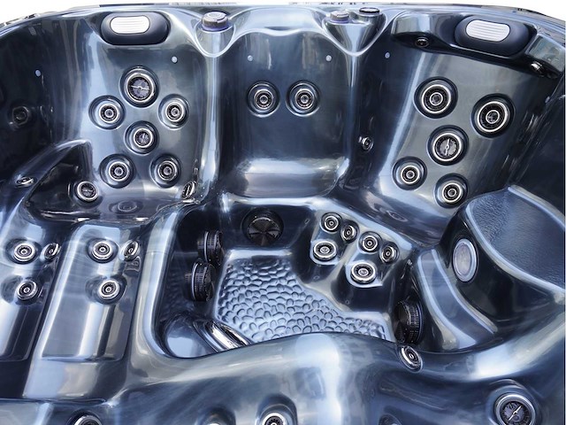 Mawialux 5-persoons buitenspa met balboa en bluetooth - afbeelding 24 van  27