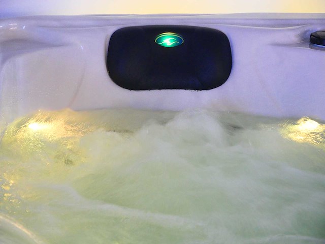 Mawialux 5-persoons buitenspa met balboa en wifi (bomvol opties en 140 massage jets) - grijze binnenkuip - afbeelding 23 van  105