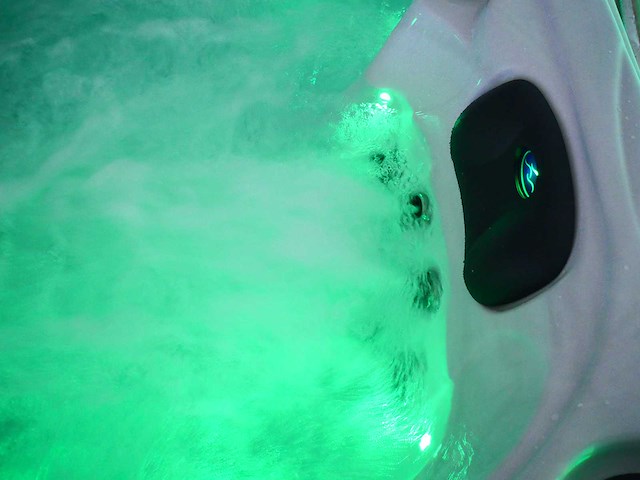 Mawialux 5-persoons buitenspa met balboa en wifi (bomvol opties en 140 massage jets) - grijze binnenkuip - afbeelding 39 van  105