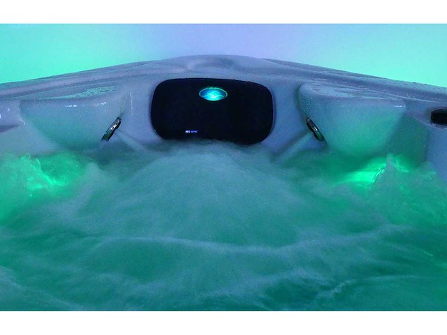 Mawialux 5-persoons buitenspa met balboa en wifi (bomvol opties en 140 massage jets) - grijze binnenkuip - afbeelding 97 van  105