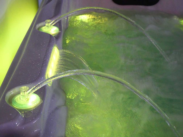 Mawialux 5-persoons buitenspa met balboa en wifi (bomvol opties en 140 massage jets) - keuze uit 3 kuip kleuren - afbeelding 57 van  207