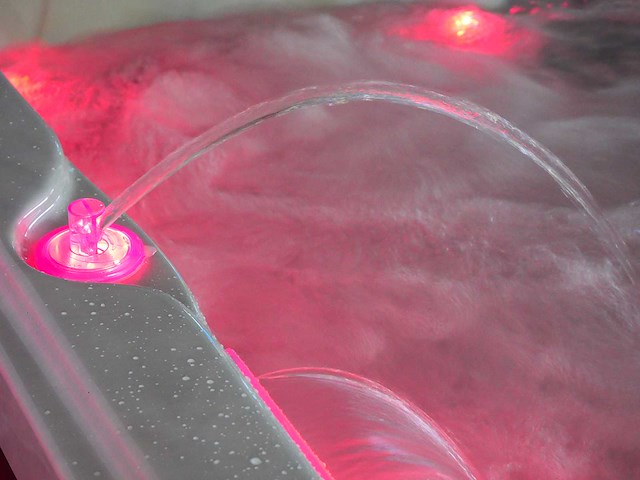 Mawialux 5-persoons buitenspa met balboa en wifi (bomvol opties en 140 massage jets) - keuze uit 3 kuip kleuren - afbeelding 64 van  207