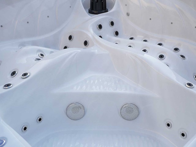 Mawialux 5-persoons buitenspa met balboa en wifi (bomvol opties en 140 massage jets) - keuze uit 3 kuip kleuren - afbeelding 56 van  207