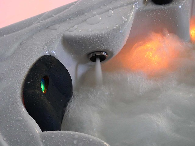 Mawialux 5-persoons buitenspa met balboa en wifi (bomvol opties en 140 massage jets) - keuze uit 3 kuip kleuren - afbeelding 98 van  207