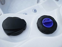 Mawialux 5-persoons buitenspa met balboa en wifi (bomvol opties en 140 massage jets) - keuze uit 3 kuip kleuren - afbeelding 123 van  207