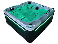 Mawialux 5-persoons buitenspa met balboa en wifi (bomvol opties en 83 massage jets) - keuze uit 3 kuip kleuren - afbeelding 17 van  171