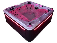 Mawialux 5-persoons buitenspa met balboa en wifi (bomvol opties en 83 massage jets) - keuze uit 3 kuip kleuren - afbeelding 19 van  171