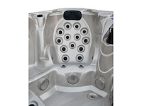 Mawialux 5-persoons buitenspa met balboa en wifi (bomvol opties en 83 massage jets) - keuze uit 3 kuip kleuren - afbeelding 46 van  171