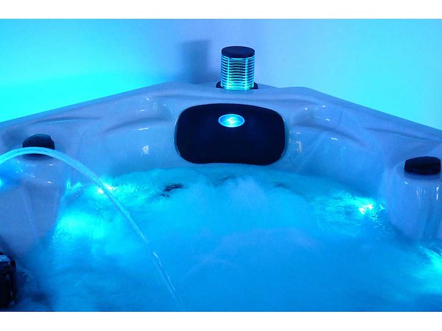 Mawialux 5-persoons buitenspa met balboa en wifi (bomvol opties en 83 massage jets) - keuze uit 3 kuip kleuren - afbeelding 71 van  171