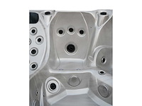 Mawialux 5-persoons buitenspa met balboa en wifi (bomvol opties en 83 massage jets) - keuze uit 3 kuip kleuren - afbeelding 79 van  171