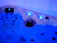 Mawialux 5-persoons buitenspa met balboa en wifi (bomvol opties en 83 massage jets) - keuze uit 3 kuip kleuren - afbeelding 29 van  145