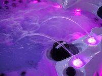 Mawialux 5-persoons buitenspa met balboa en wifi (bomvol opties en 83 massage jets) - keuze uit 3 kuip kleuren - afbeelding 35 van  145