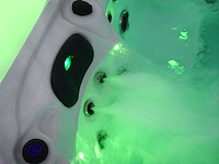 Mawialux 5-persoons buitenspa met balboa en wifi (bomvol opties en 83 massage jets) - keuze uit 3 kuip kleuren - afbeelding 47 van  145