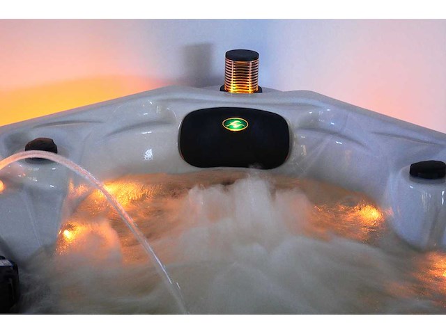 Mawialux 5-persoons buitenspa met balboa en wifi (bomvol opties en 83 massage jets) - keuze uit 3 kuip kleuren - afbeelding 51 van  145