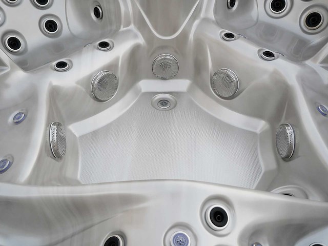 Mawialux 5-persoons buitenspa met balboa en wifi (bomvol opties en 83 massage jets) - keuze uit 3 kuip kleuren - afbeelding 60 van  145