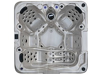 Mawialux 5-persoons buitenspa met balboa en wifi (bomvol opties en 83 massage jets) - keuze uit 3 kuip kleuren